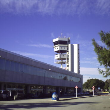 Alicante-Elche Airport uitbreiding, Alicante-Elche Airport extension, Welshman herenigd met familie, Moldavië,